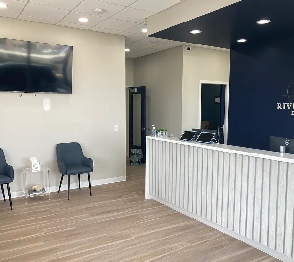 Bright, modern waiting lounge at Riverpark Dental of Howell